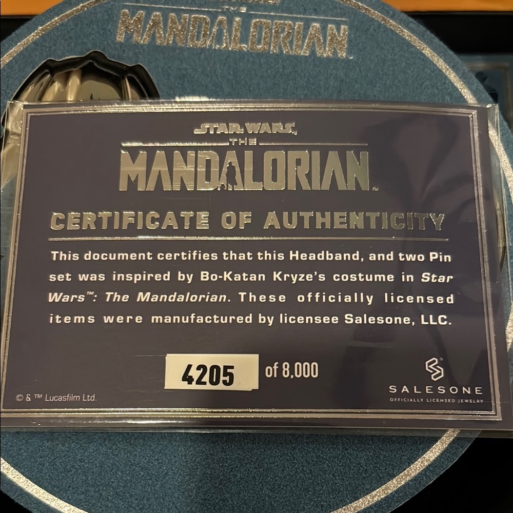 - Star Wars Mandalorian Bo-Katan Kryze Headband and Pin Set - Picture 2 of 5